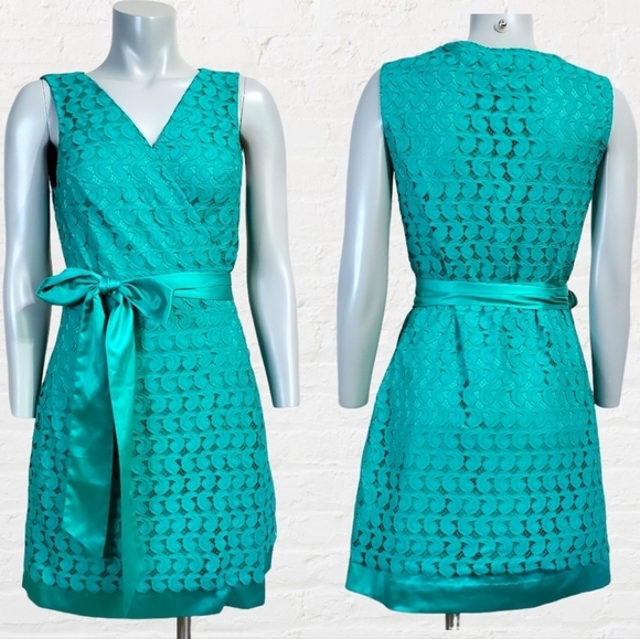 DIANE von Furstenberg Emerald Green Lace Mini Party Wrap Dress Size 8 - Picture 2 of 15